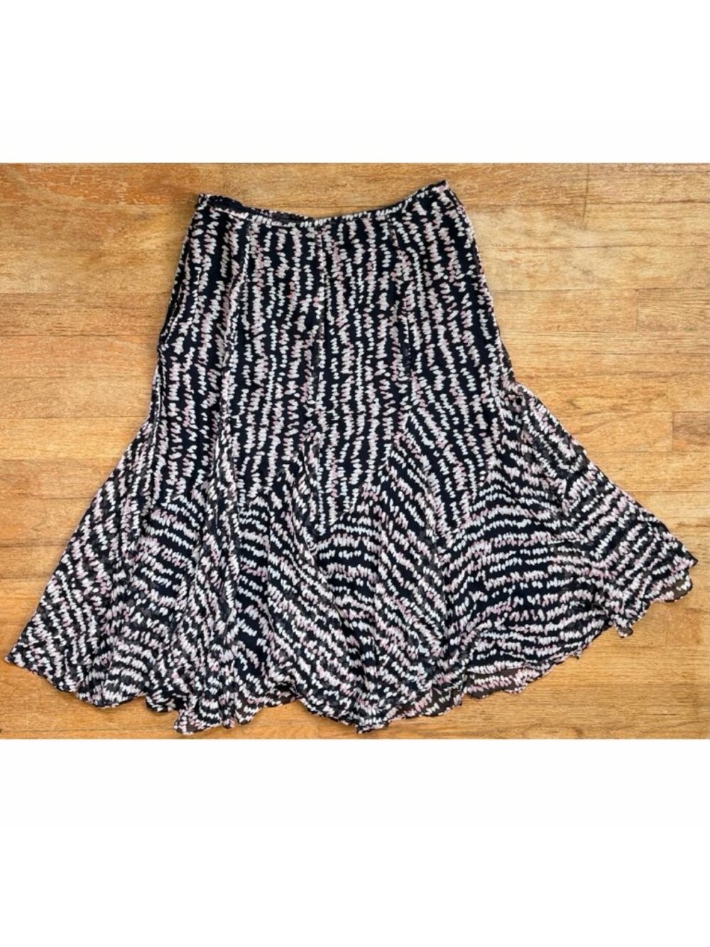 Jones New York Skirt Size 4 NWT `100% Silk Abstract Print Flowy Black/Pink/White